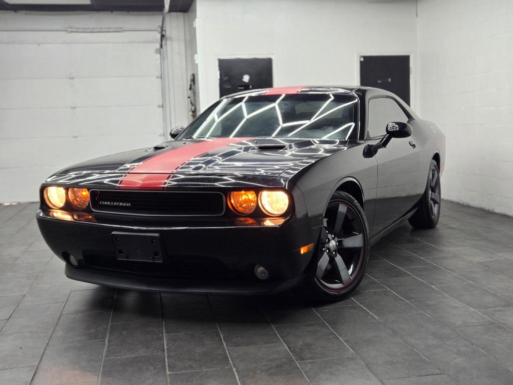 2012 Dodge Challenger SXT's photo