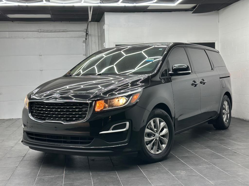 2020 Kia Sedona LX's photo