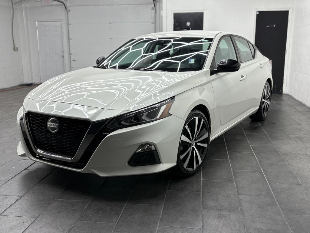 2021 Nissan Altima SR's photo